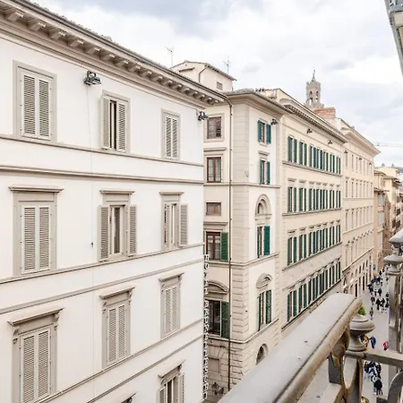 Calzaiuoli Sunshine * Firenze
